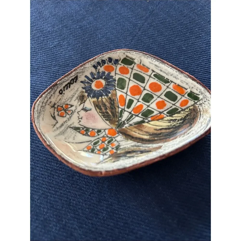Vintage Italian Coccio Ceramic Trinket Dish, Shows Stylish Girl in Scarf, Signed